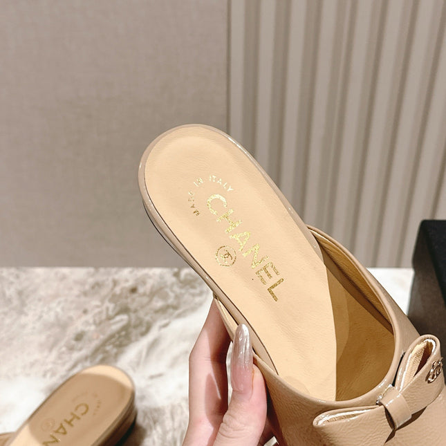 CC FLAT MULES 25S IN BEIGE PATENT LEATHER