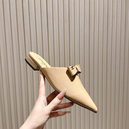 CC FLAT MULES 25S IN BEIGE PATENT LEATHER