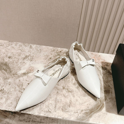 CC FLATS 25S IN WHITE PATENT LEATHER