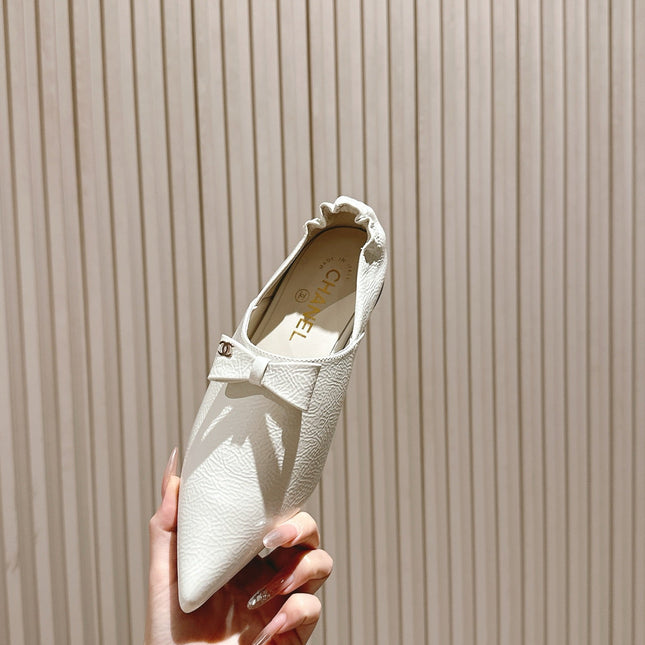 CC FLATS 25S IN WHITE PATENT LEATHER