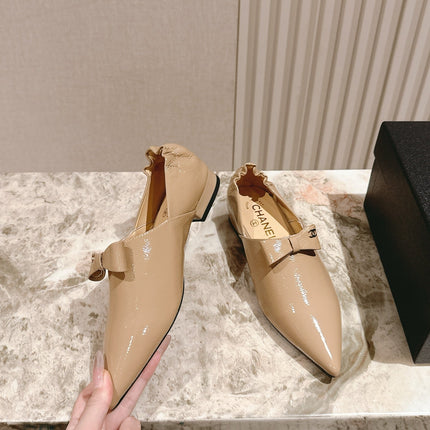 CC FLATS 25S IN BEIGE PATENT LEATHER