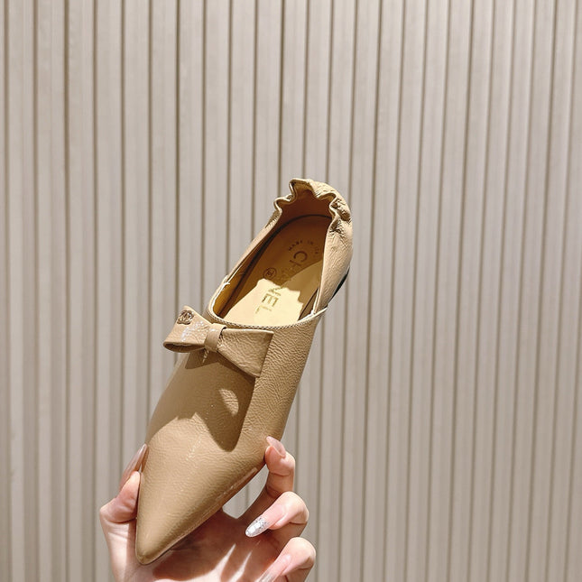 CC FLATS 25S IN BEIGE PATENT LEATHER