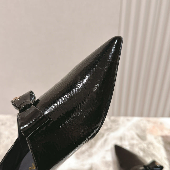 CC FLATS 25S IN BLACK PATENT LEATHER