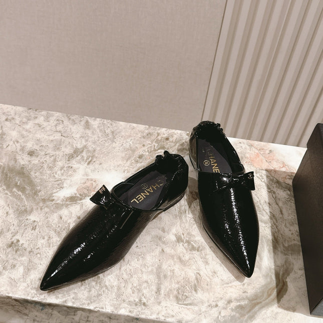 CC FLATS 25S IN BLACK PATENT LEATHER