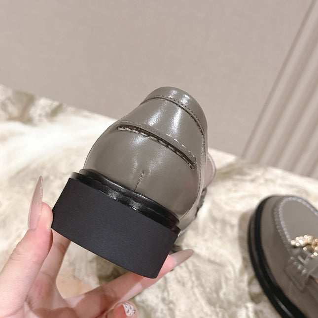 ROGER VIVIER 25S RANGERS CHAIN LOAFER IN GRAY CALFSKIN