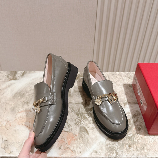 ROGER VIVIER 25S RANGERS CHAIN LOAFER IN GRAY CALFSKIN
