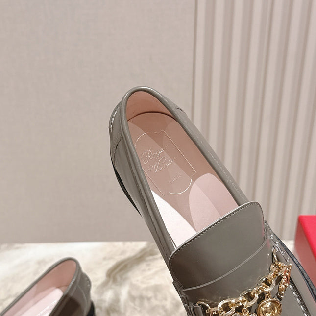 ROGER VIVIER 25S RANGERS CHAIN LOAFER IN GRAY CALFSKIN