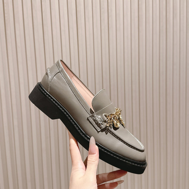 ROGER VIVIER 25S RANGERS CHAIN LOAFER IN GRAY CALFSKIN