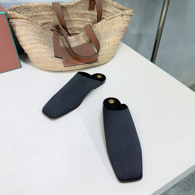 FLAT BUBBLE IN BLACK CANVAS