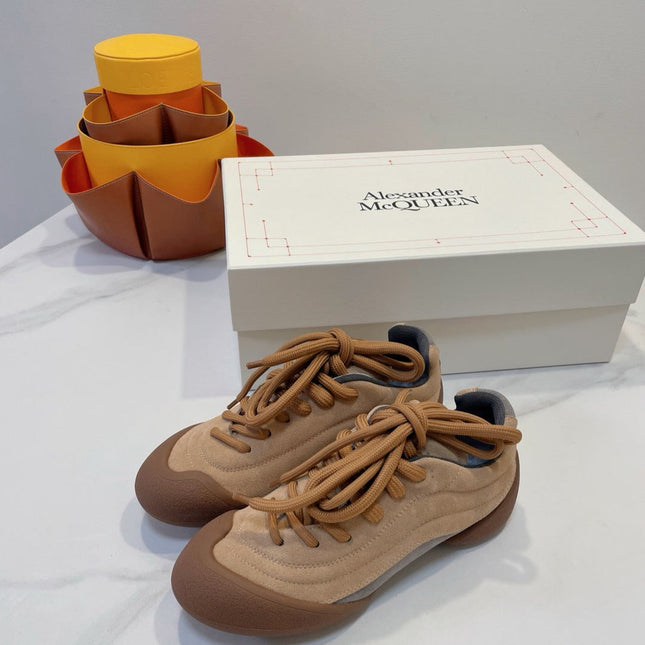 FLEXION SNEAKER IN LIGHT BROWN SUEDE