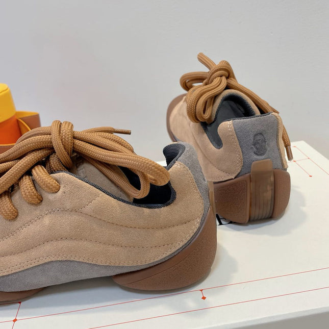 FLEXION SNEAKER IN LIGHT BROWN SUEDE