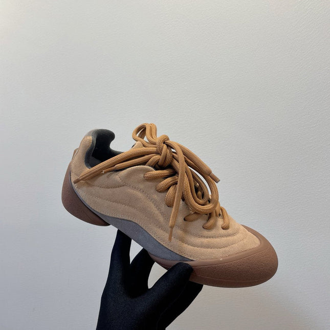 FLEXION SNEAKER IN LIGHT BROWN SUEDE