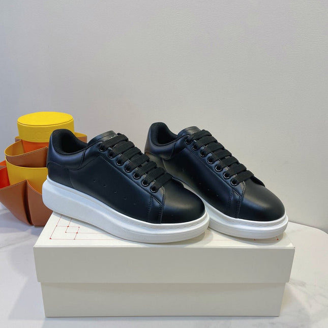 OVERSIZED SNEAKERS IN BLACK SMOOTH CALFSKIN WITH BLACK HEEL DETAIL