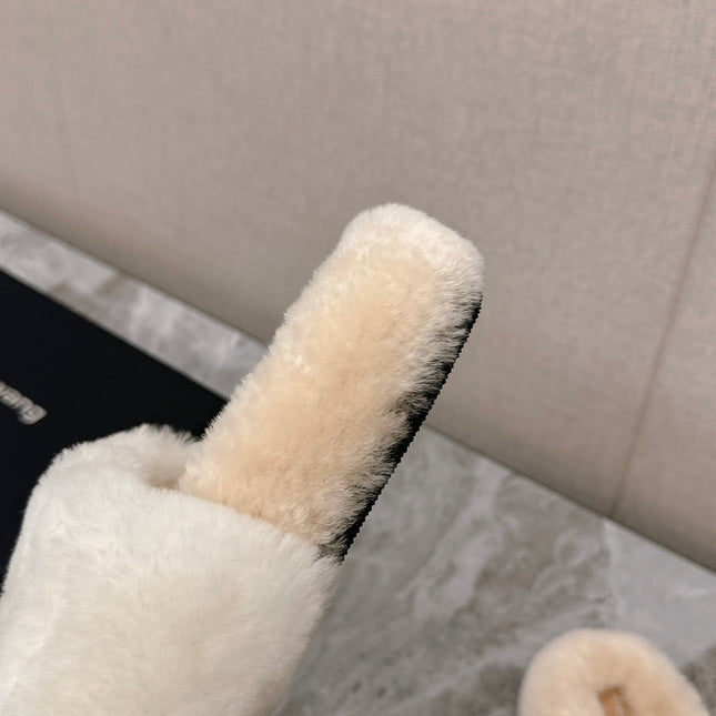 THICK-SOLED SLIPPERS IN WHITE MIX BISQUE BEIGE FLEECE