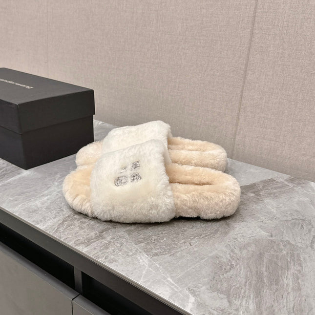 THICK-SOLED SLIPPERS IN WHITE MIX BISQUE BEIGE FLEECE