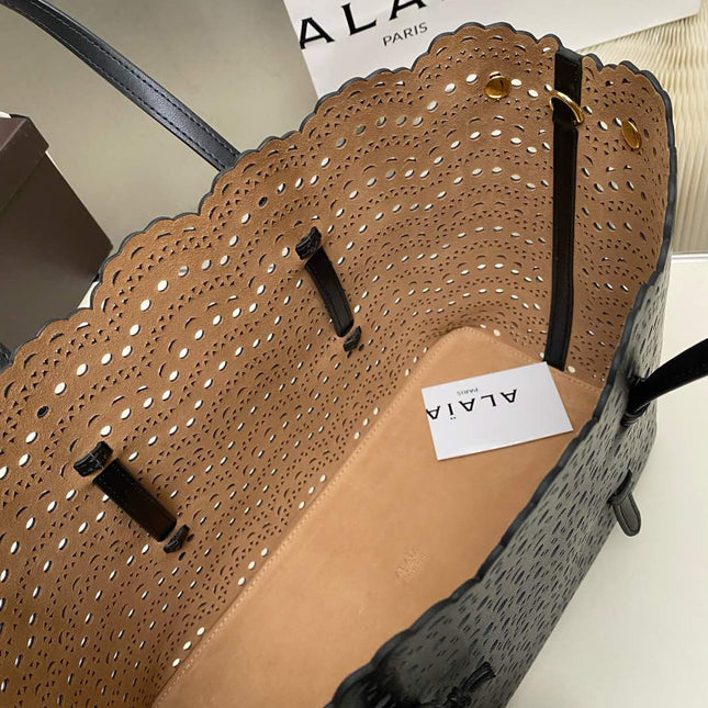 MINA 32 BAG IN BLACK VIENNA WAVE CALFSKIN
