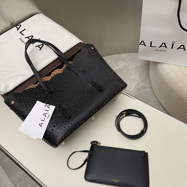 MINA 32 BAG IN BLACK VIENNA WAVE CALFSKIN