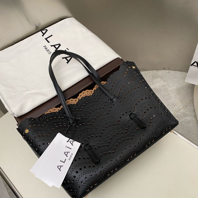 MINA 32 BAG IN BLACK VIENNA WAVE CALFSKIN