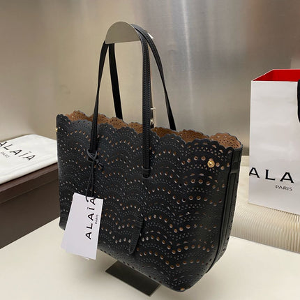 MINA 32 BAG IN BLACK VIENNA WAVE CALFSKIN