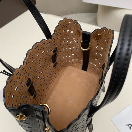 MINA 16 BAG IN BLACK VIENNA WAVE CALFSKIN