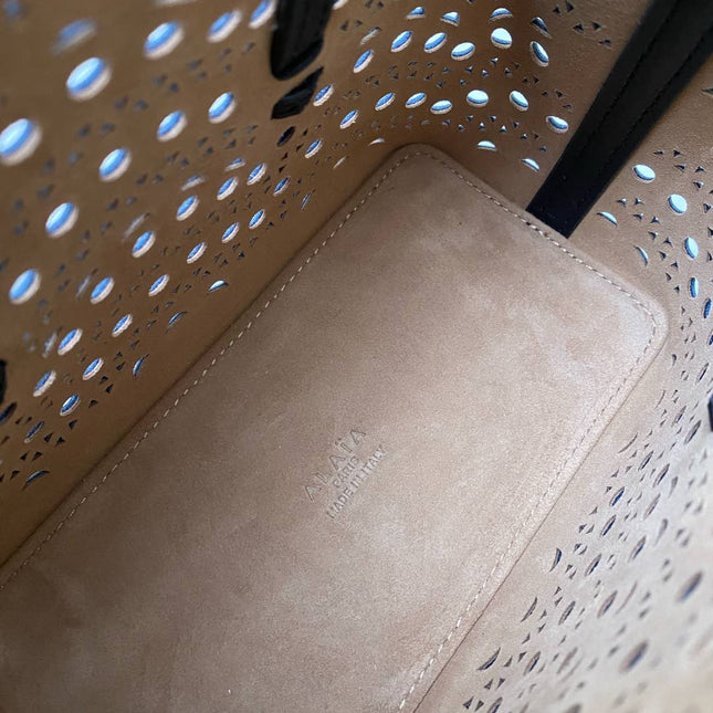 MINA 16 BAG IN BLACK VIENNA WAVE CALFSKIN