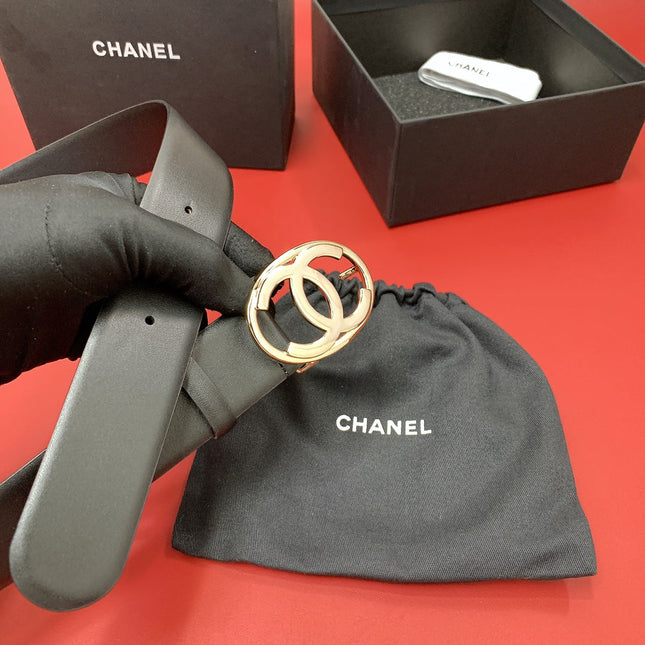 CC 40 MM CIRCLE BUCKLE BELT IN BLACK CALFSKIN WITH GOLD HARDWARE