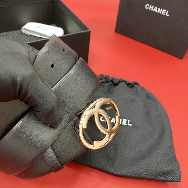 CC 40 MM CIRCLE BUCKLE BELT IN BLACK CALFSKIN WITH GOLD HARDWARE