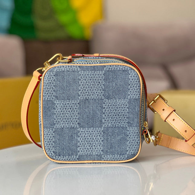 CHESS MESSENGER 24 IN COLUMBIA BLUE DAMIER DENIM 3D