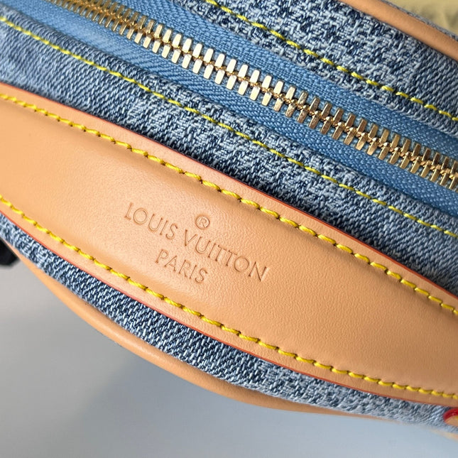 CHESS MESSENGER 24 IN COLUMBIA BLUE DAMIER DENIM 3D