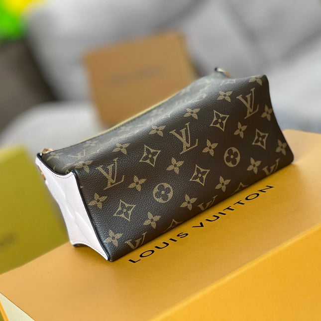 BLOOM POUCH 22 IN BROWN MONOGRAM CANVAS AND PASTEL PINK CALFSKIN SIDES