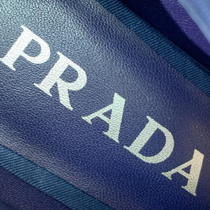 LACE-UP HIGH SHOES IN NAVY BLUE CANVAS