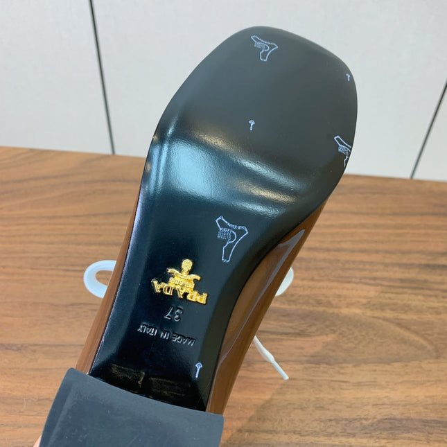 LACE-UP HIGH SHOES IN PECAN BROWN GLOSSY CALFSKIN