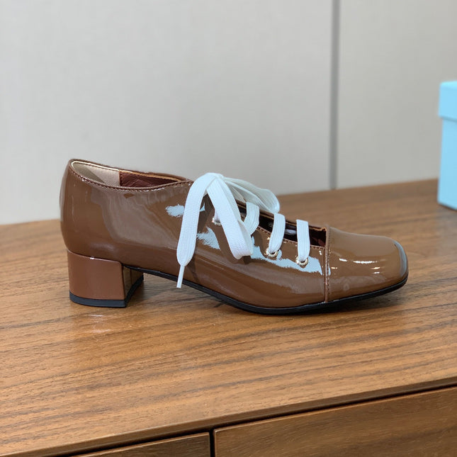 LACE-UP HIGH SHOES IN PECAN BROWN GLOSSY CALFSKIN