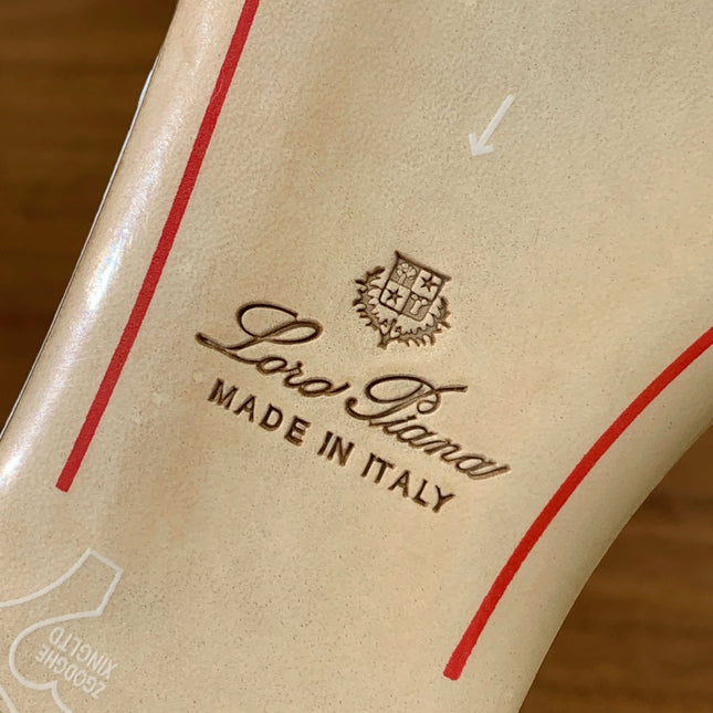 FLAT SLIPPERS IN WHITE LAMBSKIN OSTRICH SKIN