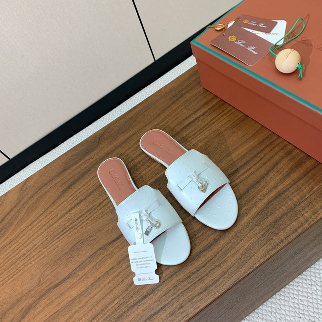 FLAT SLIPPERS IN WHITE LAMBSKIN OSTRICH SKIN