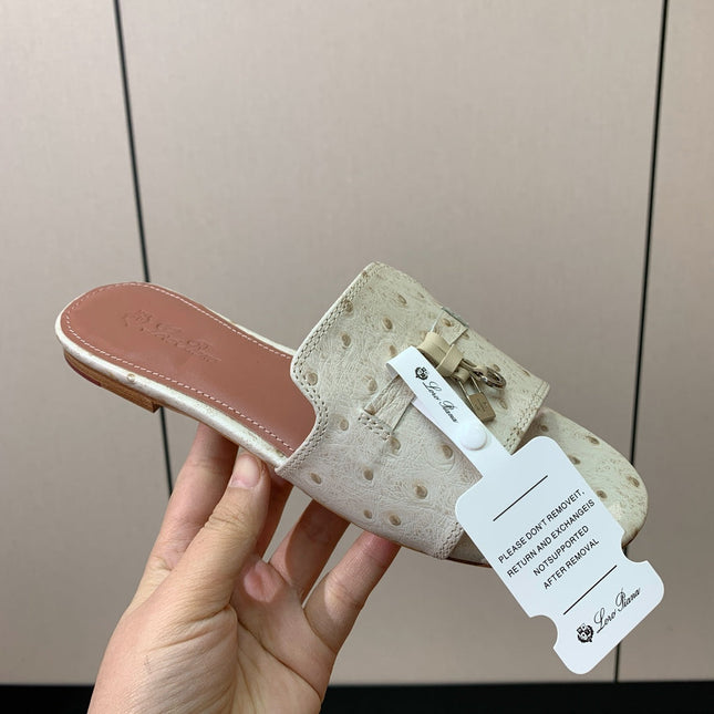 FLAT SLIPPERS IN CREAM WHITE LAMBSKIN OSTRICH SKIN