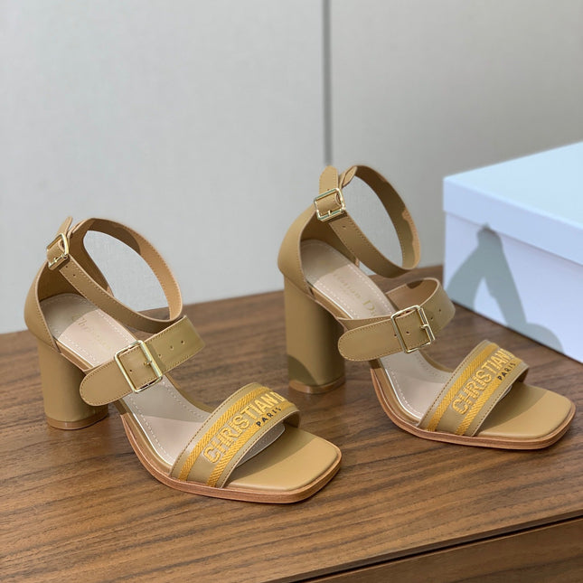 THREE-STRAP HIGH-HEELED EMBROIDERED SANDALS CAMEL BROWN