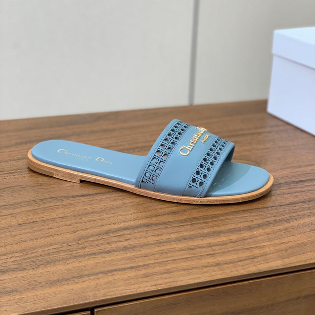 DWAY CERULEAN BLUE CALFSKIN AND GOLD LOGO
