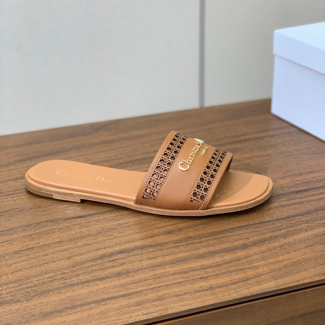 DWAY CIDER BROWN CALFSKIN AND GOLD LOGO
