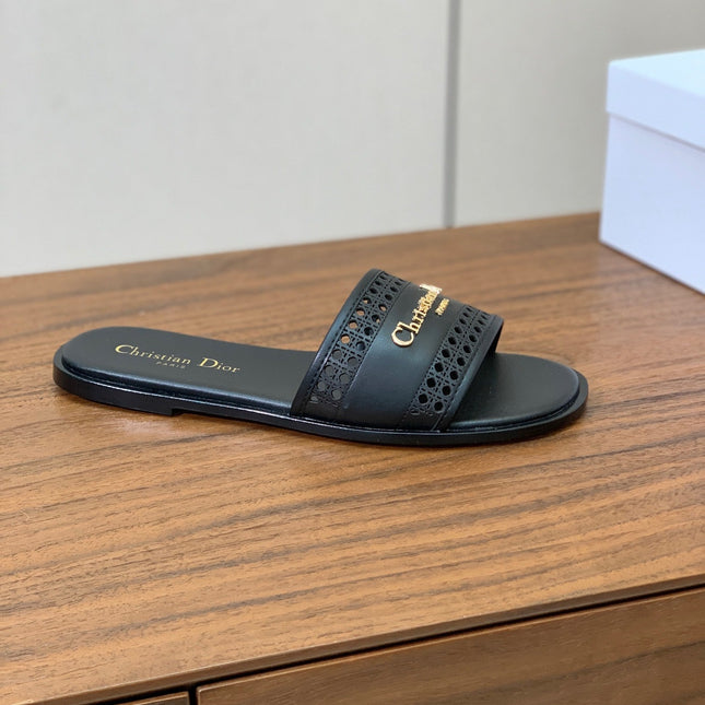 DWAY BLACK CALFSKIN AND GOLD LOGO