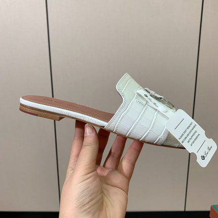 LP OSTRICH-EMBOSSED FLAT SANDALS 25S IN WHITE LAMBSKIN