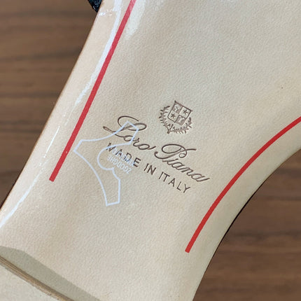 LP OSTRICH-EMBOSSED FLAT SANDALS 25S IN BLACK LAMBSKIN