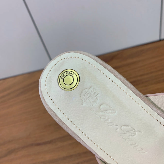 FLAT SLIPPERS IN LIGHT PINK SUEDE