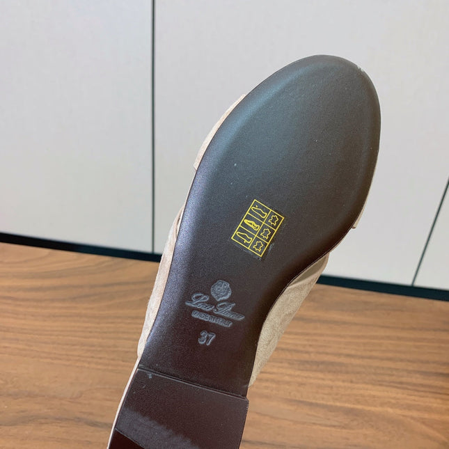 FLAT SLIPPERS IN LIGHT PINK SUEDE