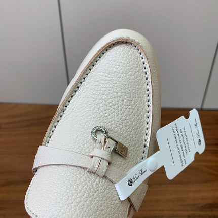 LP FLAT MULES 25S IN CREAM WHITE LAMBSKIN WITH SILVER HARDWARE