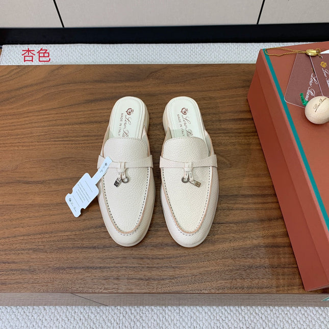 LP FLAT MULES 25S IN CREAM WHITE LAMBSKIN WITH SILVER HARDWARE