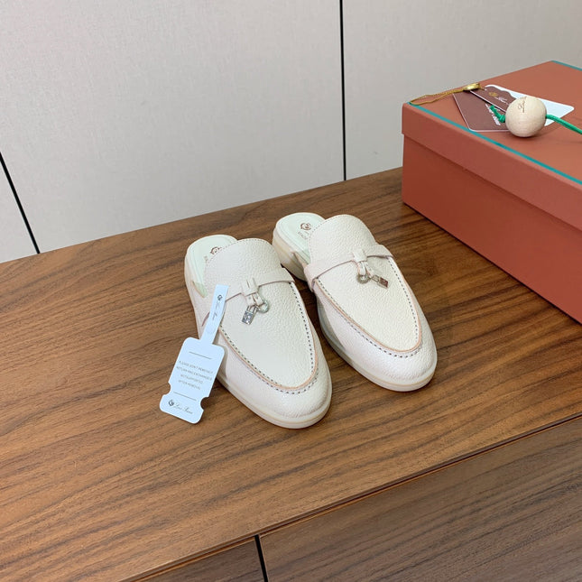 LP FLAT MULES 25S IN CREAM WHITE LAMBSKIN WITH SILVER HARDWARE