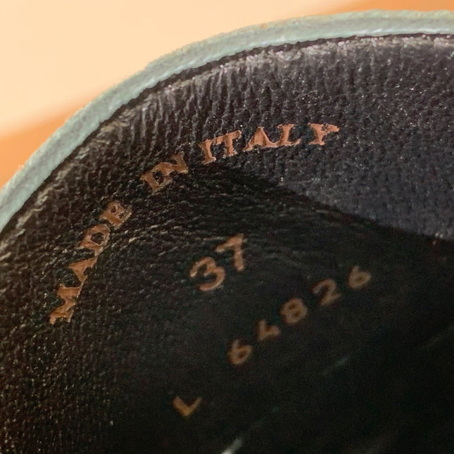 LP FLAT MULES 25S IN BLACK LAMBSKIN WITH SILVER HARDWARE