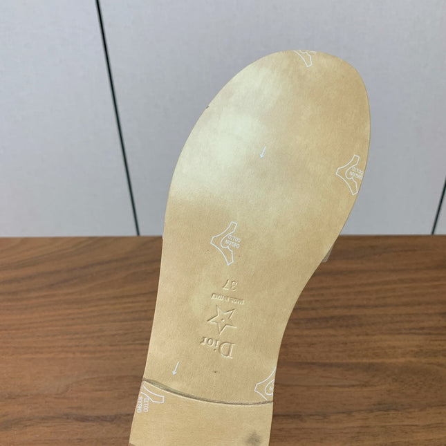 DIOR 25S DWAY SLIDE IN CREAM WHITE CALFSKIN