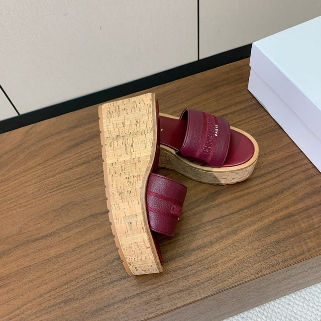 DIOR 25S DWAY WEDGE SLIDE 90 MM IN DARK RED CALFSKIN
